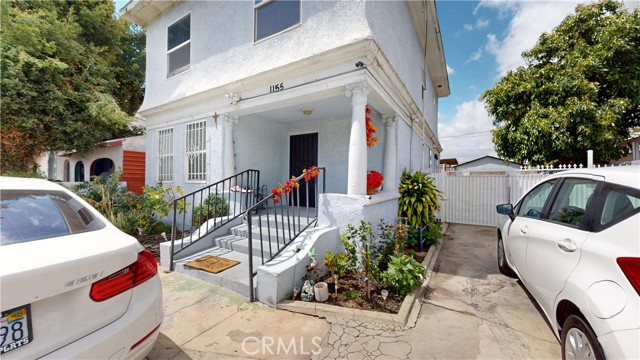 1155 E 58th Drive, Los Angeles CA: https://media.crmls.org/medias/8dffe525-9acc-4b20-95c7-648d980c3b51.jpg