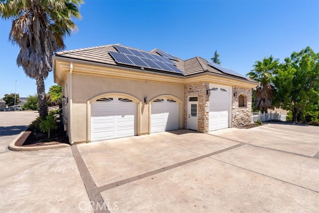 1226 Kapareil Lane, Paso Robles CA: https://media.crmls.org/medias/8dfffda4-edf0-48a6-a80e-a8c0a460b9bc.jpg