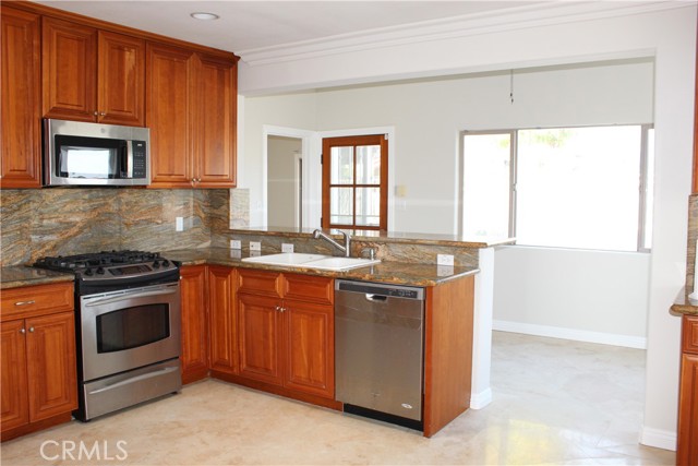 500 N Irena Avenue, Redondo Beach CA: https://media.crmls.org/medias/8e008853-0f2b-451d-89da-d9a45a707e0f.jpg