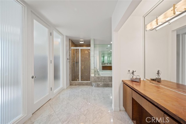 Detail Gallery Image 12 of 35 For 8246 Woodshill Trl, Los Angeles,  CA 90069 - 4 Beds | 4 Baths