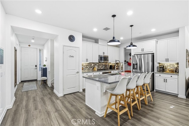 Detail Gallery Image 8 of 54 For 29193 Black Oak, Lake Elsinore,  CA 92530 - 3 Beds | 2 Baths