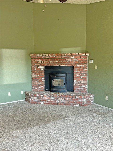 14402 Boxtree Street, Lake Hughes CA: https://media.crmls.org/medias/8e02b266-6165-467a-816a-32e41ebce2ff.jpg