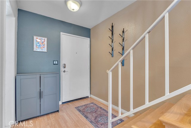 Detail Gallery Image 4 of 50 For 21040 Parthenia #25,  Canoga Park,  CA 91304 - 2 Beds | 2/1 Baths