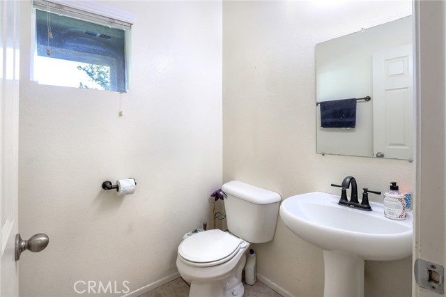 Detail Gallery Image 14 of 39 For 3738 Springmount St, Riverside,  CA 92501 - 3 Beds | 2/1 Baths