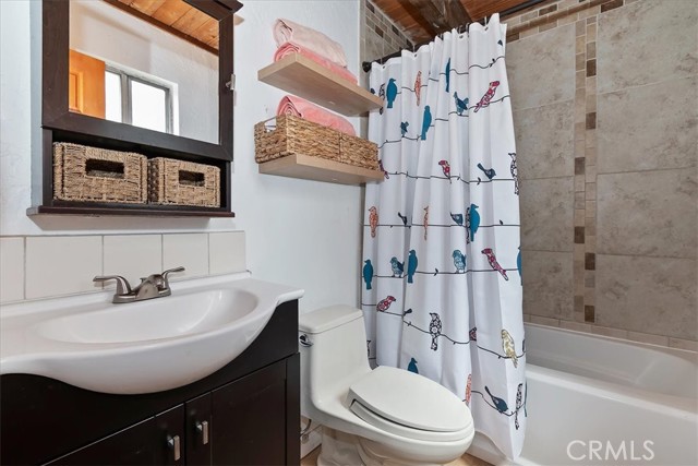 Detail Gallery Image 9 of 22 For 800 C Ln, Big Bear City,  CA 92314 - 2 Beds | 1/1 Baths