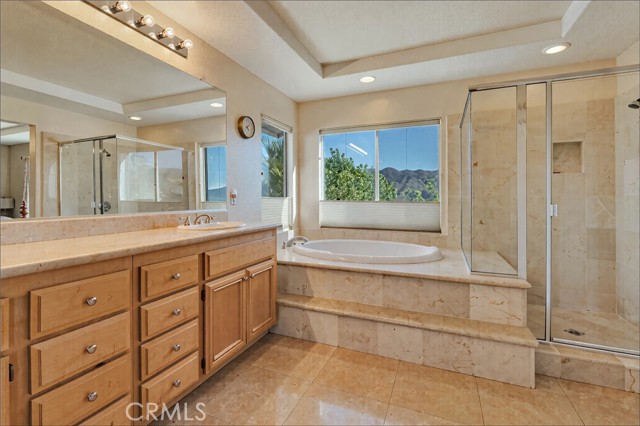 Detail Gallery Image 26 of 46 For 14218 Yellowstone Ln, Canyon Country,  CA 91387 - 6 Beds | 4 Baths