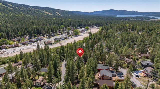 42816 Monterey Street, Big Bear Lake CA: https://media.crmls.org/medias/8e054a69-50e0-4526-b154-bd26cab27bda.jpg