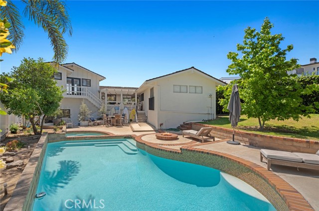 544 De Anza Drive, Corona del Mar CA: https://media.crmls.org/medias/8e059120-bbe1-4880-8db7-8b9b3bee0af0.jpg