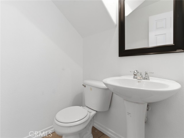 Detail Gallery Image 9 of 36 For 29436 Shannon Ct, Canyon Country,  CA 91387 - 4 Beds | 2/1 Baths