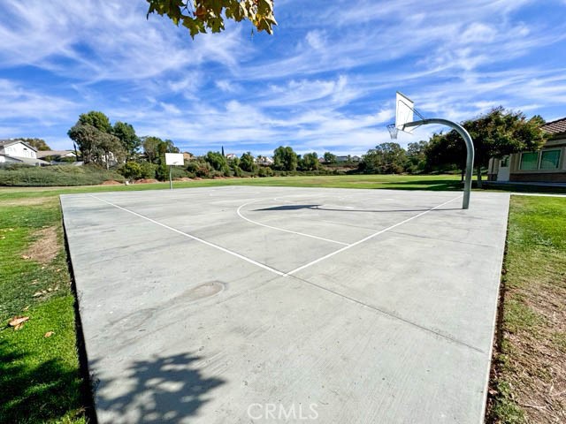 https://media.crmls.org/medias/8e05e386-c137-45f5-887a-32e4814d305c.jpg?preset=X-Large