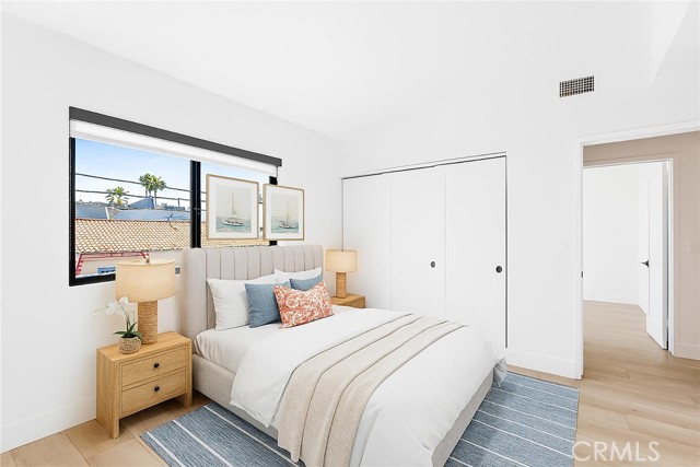 404 S Bay Front, Newport Beach CA: https://media.crmls.org/medias/8e05f73e-20c3-4c32-8770-4ef82729bc1b.jpg