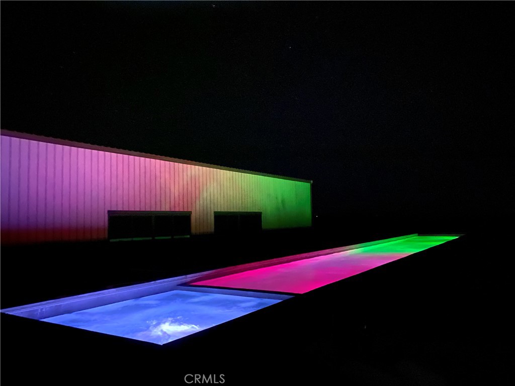 https://media.crmls.org/medias/8e063830-6dca-4729-9942-b31d84fe3b8e.jpg?preset=X-Large