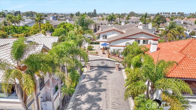 Detail Gallery Image 35 of 42 For 17182 Hillside Cir, Huntington Beach,  CA 92649 - 5 Beds | 4/1 Baths