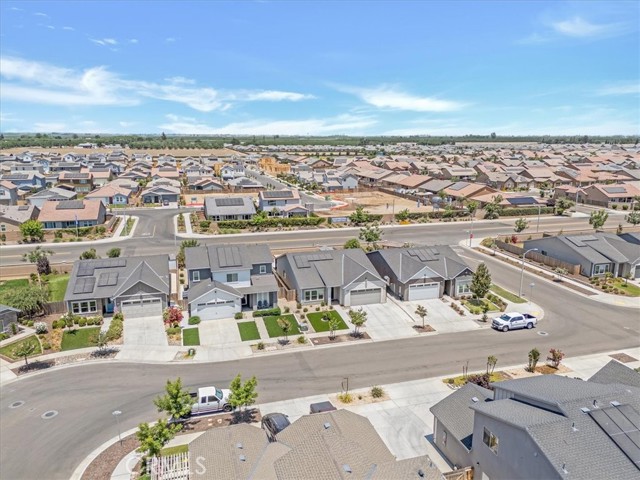 2454 W Mallard Lane, Hanford CA: https://media.crmls.org/medias/8e0856c7-0754-4bc1-a115-f4b95e360cc8.jpg