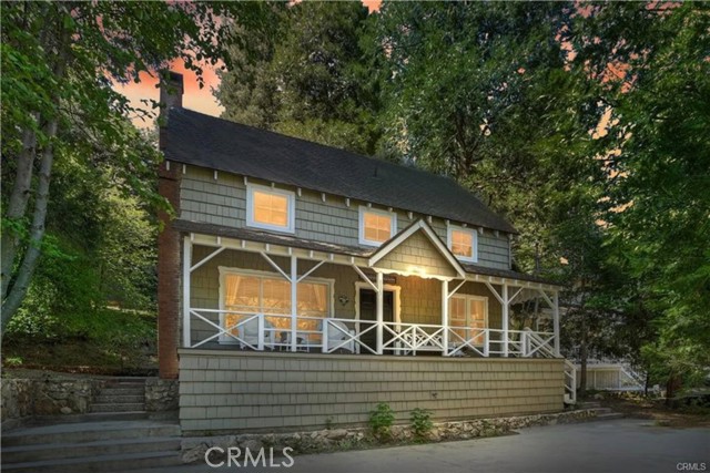 855 Lake Drive, Lake Arrowhead CA: https://media.crmls.org/medias/8e092313-b3a7-4892-bea8-aa1697e8491c.jpg