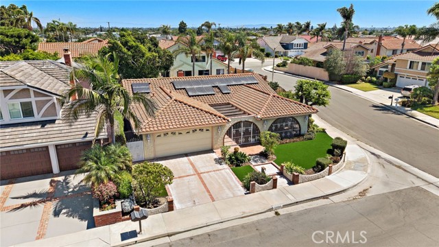 19352 Sailwind Lane, Huntington Beach CA: https://media.crmls.org/medias/8e09601e-6007-498d-873e-5545c4ba79ac.jpg