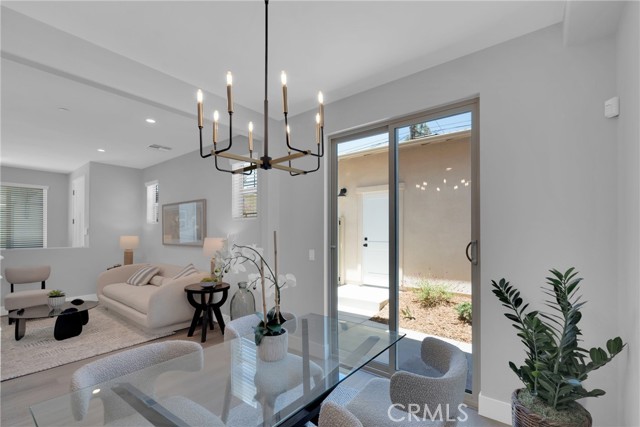 619 E Walnut, Monrovia CA: https://media.crmls.org/medias/8e0a5793-3a8d-4376-bdce-333680e7af94.jpg