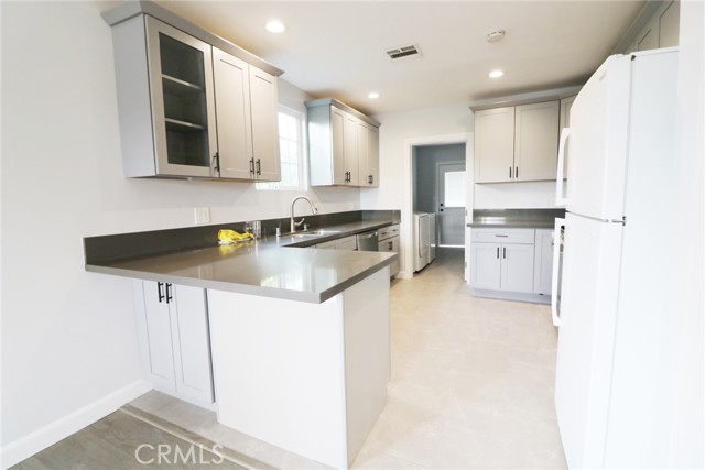 12017 Roscoe Boulevard photo 6