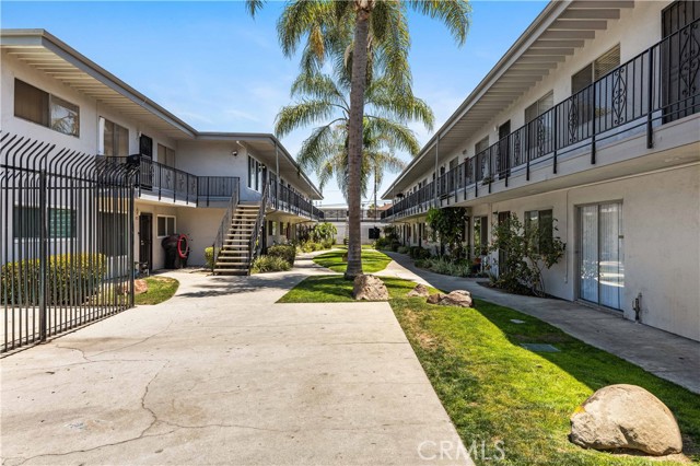 Detail Gallery Image 27 of 33 For 5530 Ackerfield Ave #206,  Long Beach,  CA 90805 - 2 Beds | 1 Baths