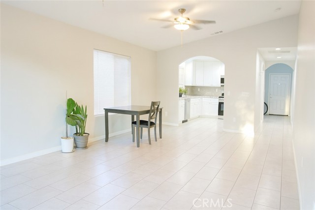 Detail Gallery Image 3 of 9 For 16965 Palm, Hesperia,  CA 92345 - 3 Beds | 2 Baths