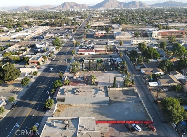 8830 Sierra Avenue, Fontana CA: https://media.crmls.org/medias/8e0c2abd-3394-4fdd-a1af-04afa9c625b4.jpg