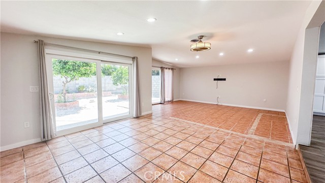Detail Gallery Image 15 of 30 For 1029 S Corta Dr, Santa Ana,  CA 92704 - 3 Beds | 2 Baths