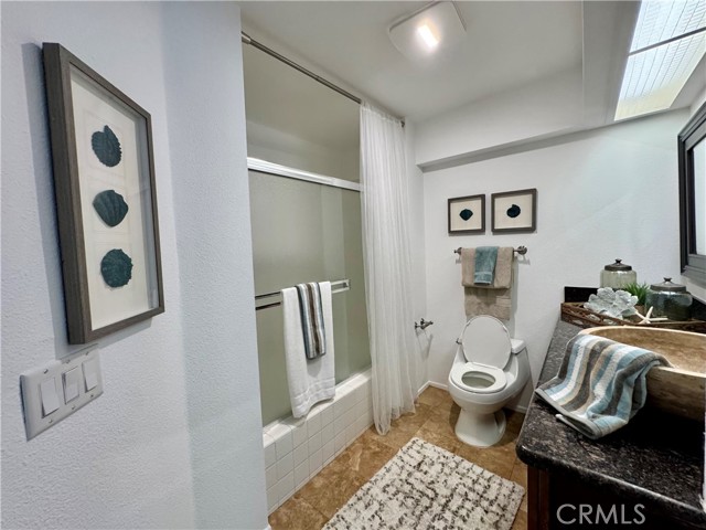 Detail Gallery Image 9 of 21 For 182 Westport, Newport Beach,  CA 92660 - 2 Beds | 2 Baths