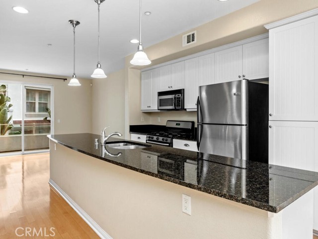 Detail Gallery Image 8 of 38 For 815 Harbor Cliff Way #239,  Oceanside,  CA 92054 - 3 Beds | 3/1 Baths