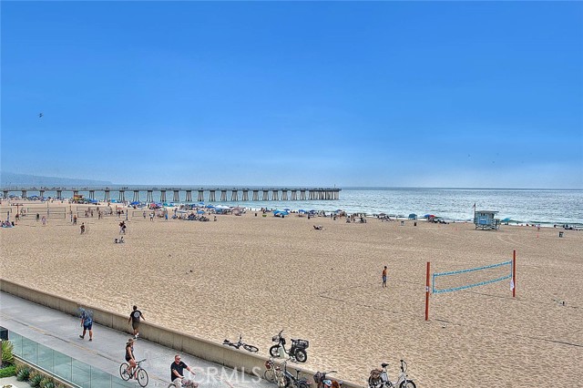 Detail Gallery Image 2 of 35 For 1602 the Strand, Hermosa Beach,  CA 90254 - 4 Beds | 5 Baths