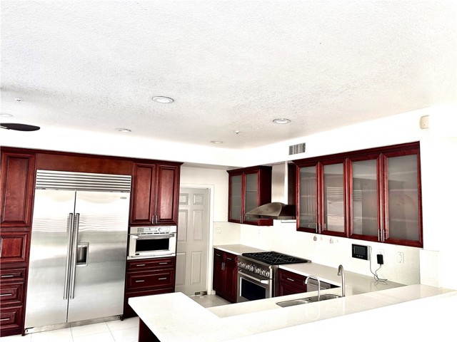 Detail Gallery Image 9 of 53 For 1000 Calle Allegre, Glendale,  CA 91208 - 4 Beds | 4 Baths