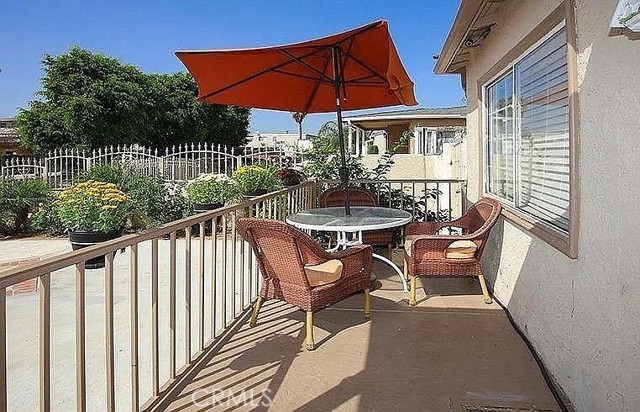 7914 Agnes Avenue, North Hollywood CA: https://media.crmls.org/medias/8e0e4483-70d3-4a37-87e3-b82d0c044331.jpg