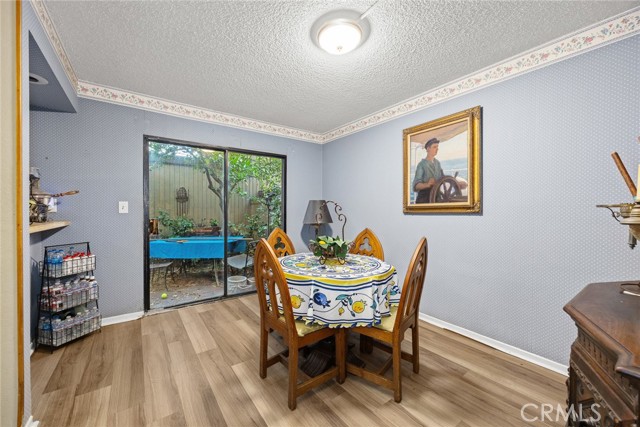 242 N Orange Grove Boulevard, Pasadena CA: https://media.crmls.org/medias/8e0e76a9-8155-482d-8f89-3f7c3dfa9489.jpg