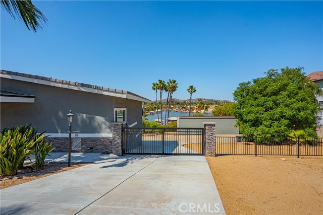 Detail Gallery Image 7 of 75 For 23256 Gray Fox Dr, Canyon Lake,  CA 92587 - 3 Beds | 3 Baths