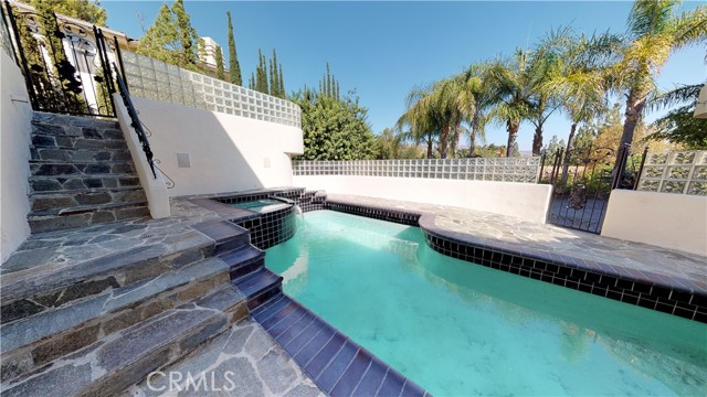 22500 N Summit Ridge Circle, Chatsworth CA: https://media.crmls.org/medias/8e101923-ec91-41a8-9f7a-b9f0dfae7587.jpg