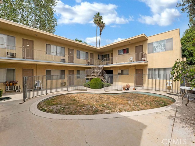7049 Vassar Avenue, Canoga Park CA: https://media.crmls.org/medias/8e1041ab-3177-47d0-91e8-5bb96ca72f7e.jpg