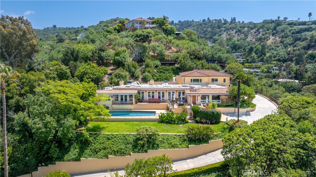 3913 Ventura Canyon