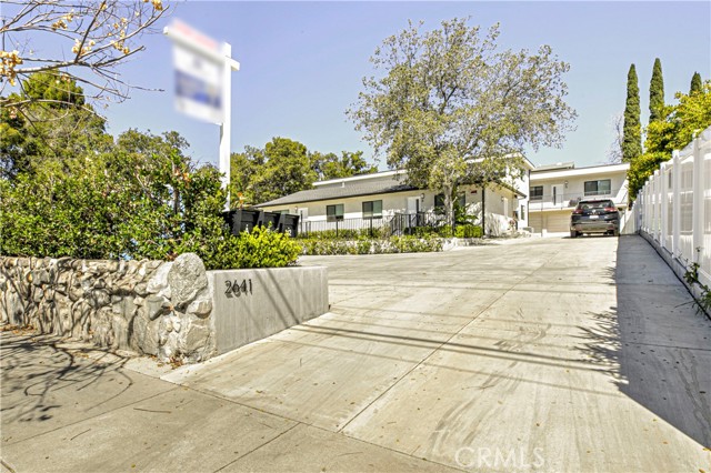 Detail Gallery Image 2 of 24 For 2641 Hermosa a,  Montrose,  CA 91020 - 4 Beds | 2 Baths