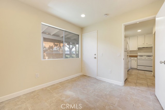 Detail Gallery Image 14 of 24 For 4749 Westridge Dr, Oceanside,  CA 92056 - 2 Beds | 1/1 Baths