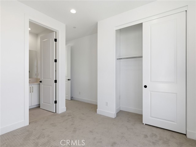 Detail Gallery Image 17 of 41 For 27558 Juniper Ln, Valencia,  CA 91381 - 5 Beds | 4/1 Baths