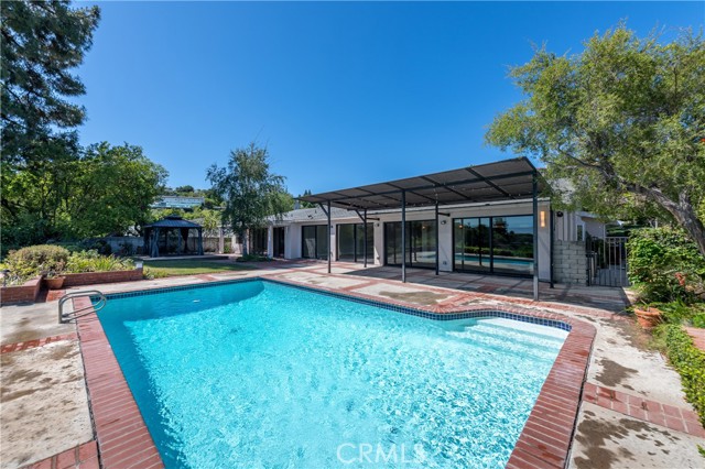 Detail Gallery Image 23 of 26 For 16511 Academia Dr, Encino,  CA 91436 - 3 Beds | 3/1 Baths