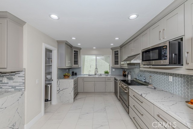 Detail Gallery Image 15 of 50 For 4738 E Fairfield St, Anaheim Hills,  CA 92807 - 3 Beds | 3 Baths