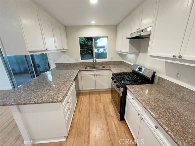 Detail Gallery Image 6 of 33 For 3247 Garden, Hawthorne,  CA 90250 - 3 Beds | 3 Baths