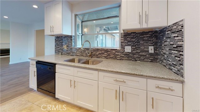 Detail Gallery Image 10 of 17 For 1952 Adobe, Corona,  CA 92882 - 3 Beds | 2 Baths