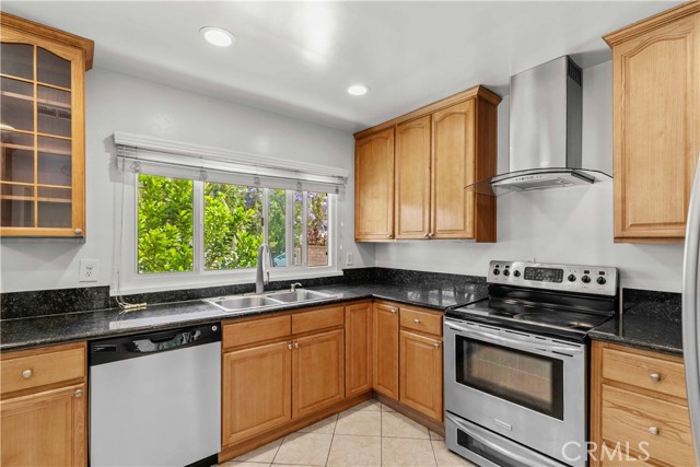 17533 Raymer Street, Sherwood Forest CA: https://media.crmls.org/medias/8e14fb48-465d-4a74-9fc0-ab76e591f26e.jpg