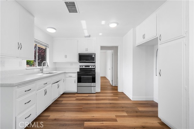 Detail Gallery Image 10 of 30 For 881 Majela Ln, Hemet,  CA 92543 - 2 Beds | 2 Baths