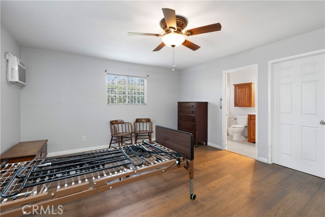 11905 Freeman, Hawthorne CA: https://media.crmls.org/medias/8e157899-4350-481e-9b9b-53ffd486c159.jpg