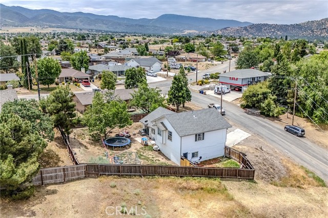 22510 Eagle Way, Tehachapi CA: https://media.crmls.org/medias/8e159e64-40be-4fc1-a8d0-7a302b8baaa9.jpg