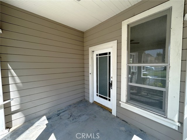 120 W Olive Avenue, Redlands CA: https://media.crmls.org/medias/8e164112-fe66-40b3-a185-60979748eb6c.jpg