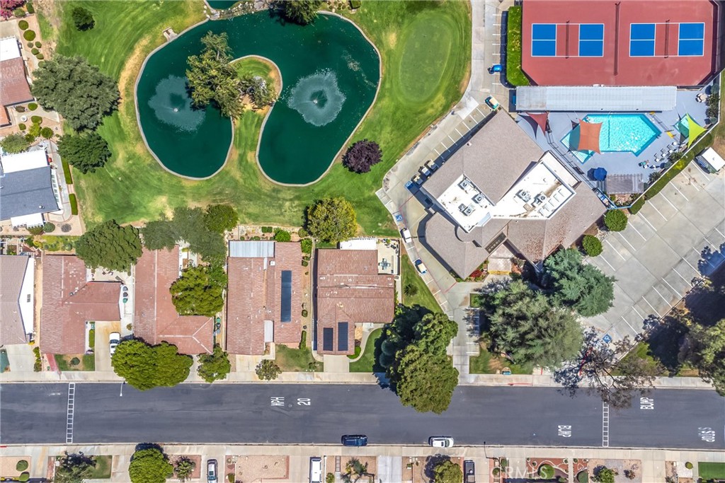 https://media.crmls.org/medias/8e16535f-b504-4c42-a13d-37ea0121f637.jpg?preset=X-Large