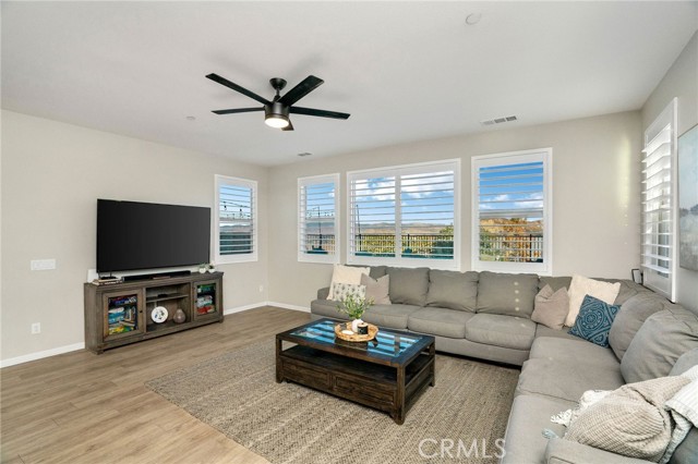 25140 Golden Maple Drive, Canyon Country CA: https://media.crmls.org/medias/8e16961b-98d8-4d20-a650-64d5f4633393.jpg